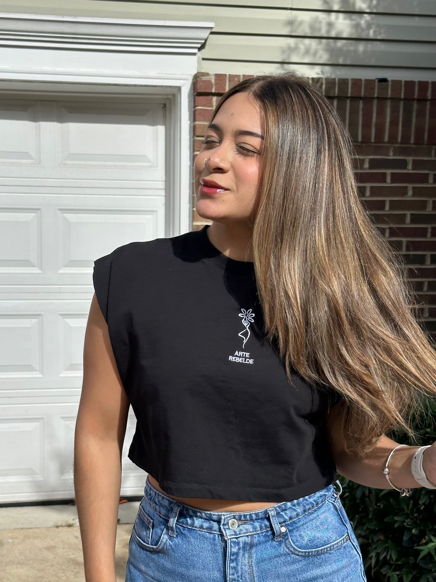 Cropped muscle tee- “Ellas Inspiran – Arte Rebelde”