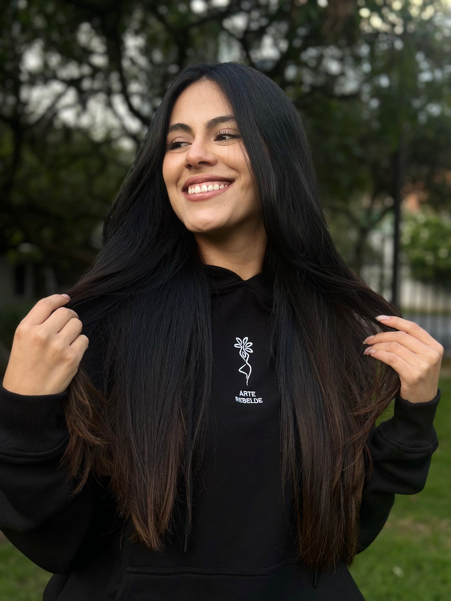 Hoodie Básico Premium – Ellas Inspiran: Arte Rebelde